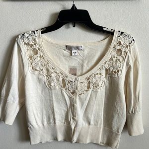 Decree crochet 3/4 sleeve cropped cardigan.